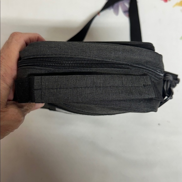 Curmio Grey Crossbody Bag multifunctional can be used for medical supplies - Picture 3 of 11